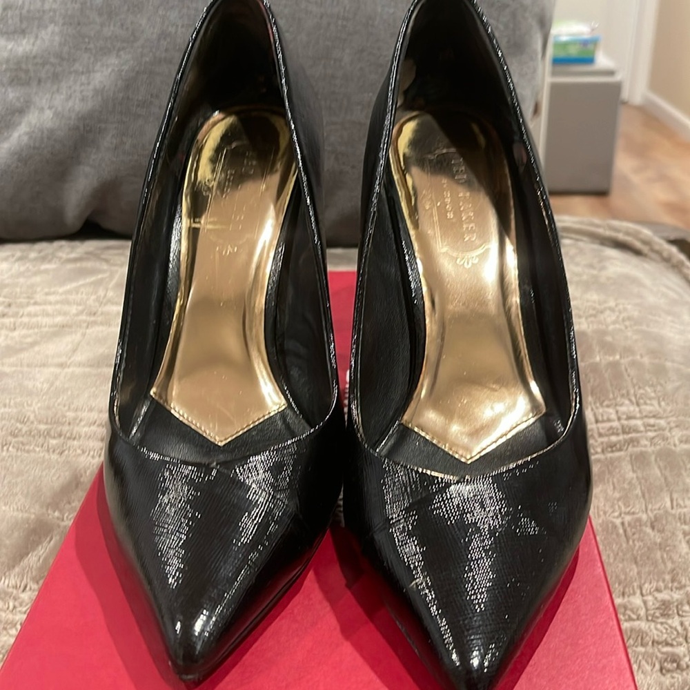 Ted Baker London Cossay Pump Heels
Black Rose Gold Details Women's Size 8